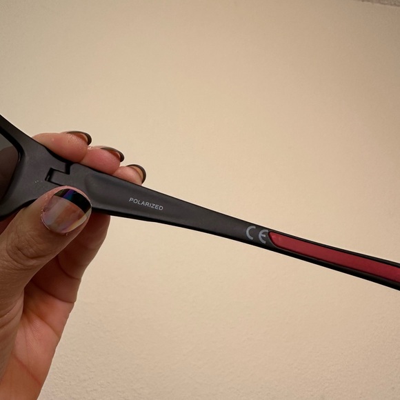 FOSTER GRANT Haven Unisex Wraparound Polarized Sunglasses Black EUC - Picture 12 of 12